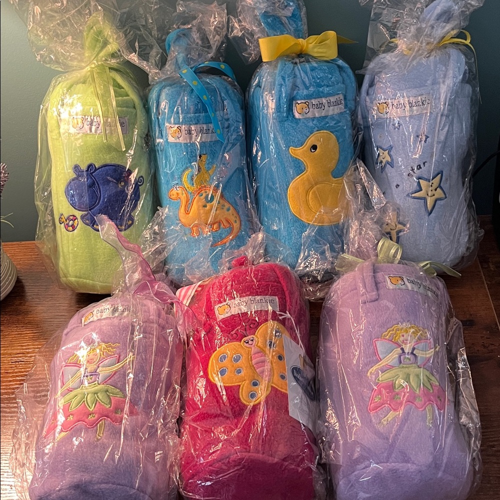 6 Baby blankets - comes in a carrying bag